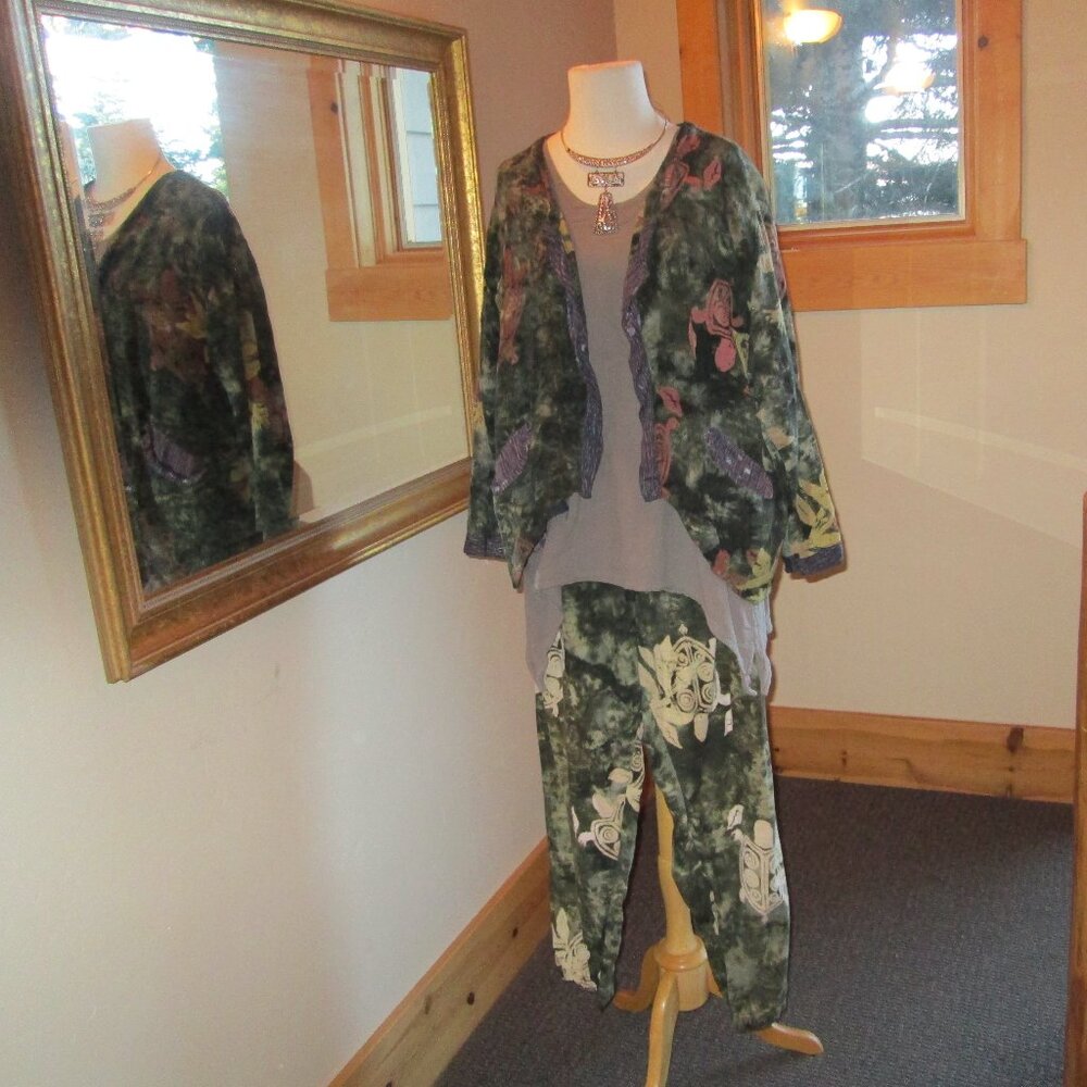 Green Kusnadi Pants and Jacket with Oh My Gauze Long-Sleeve Top - Picture 2 of 9